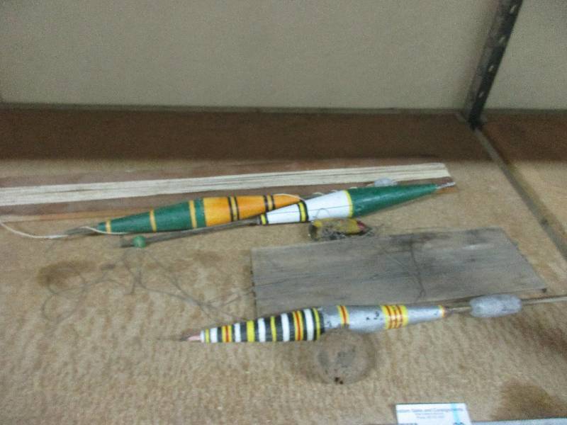 lot 20 image: Antique Fishing Bobbers