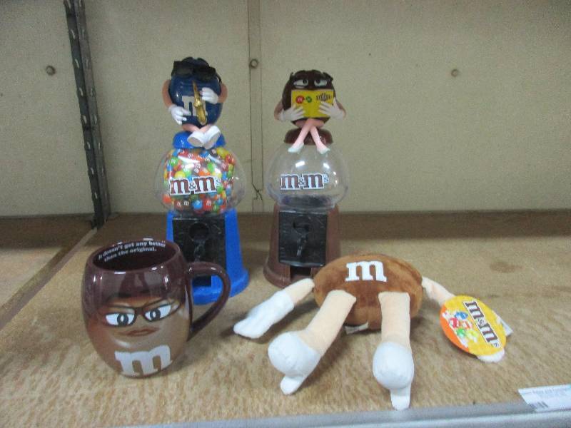 lot 30 image: M & M collectibles
