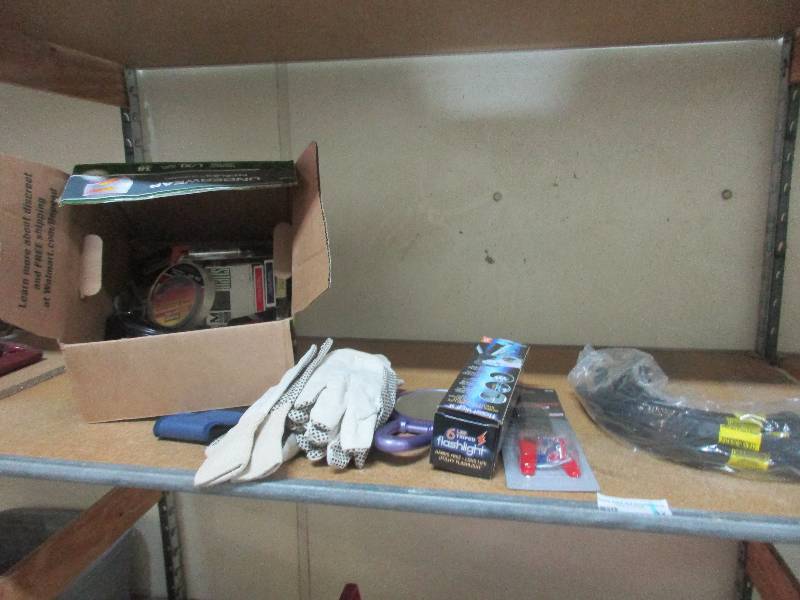 lot 32 image: Tools
