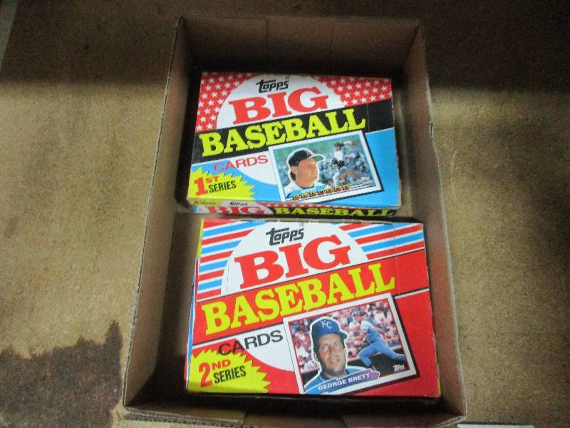 lot 46 image: Baseball cards