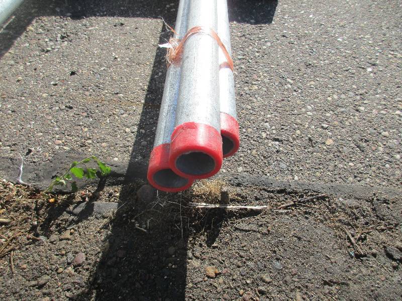 lot 61 image: 3 New Pieces of 10 Long galvanized pipe