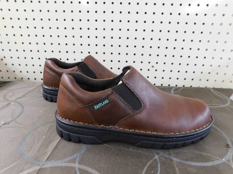 lot 209 image: EASTLAND MENS NEWPORT SLIPON Brown 8, MSRP $98.99