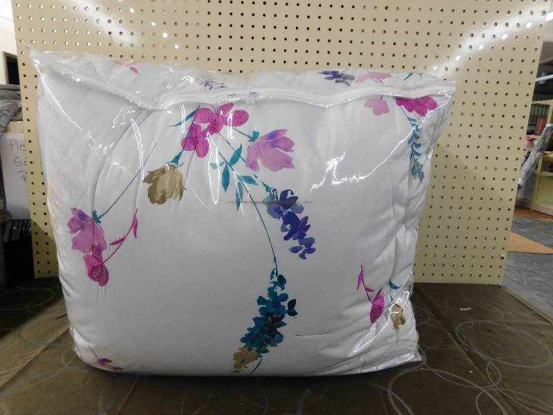 lot 211 image: ALCOVE MISHA 30PC Comforter Set-Kg Multi King, MSRP $329.99