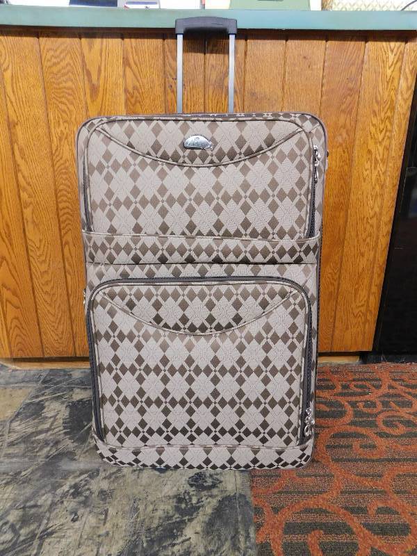 lot 235 image: Argyle Jacquard 5pc Set Brown, MSRP  $149.99