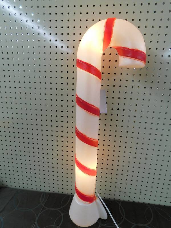 lot 250 image: 32 Candy Cane Multi, MSRP $49.99