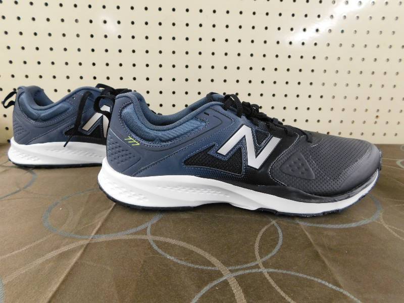lot 224 image: NB MN 777v1 Conditioning Black-Gray 13, MSRP $74.79