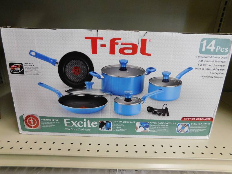 lot 238 image: T-Fal Excite 14pc Non Stick COOKWARE Blue, MSRP $99.99