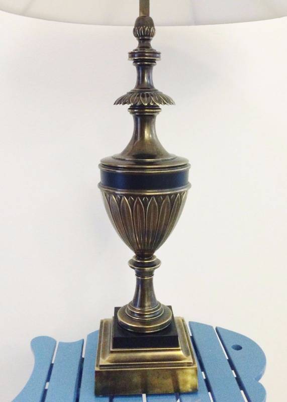 lot 46 image: Rare Refined High Quality Exquisite Stiffel Brass Bronze Urn Trophy Table Lamp With Richly Appointed Black Accents - Excellent Vintage Condition