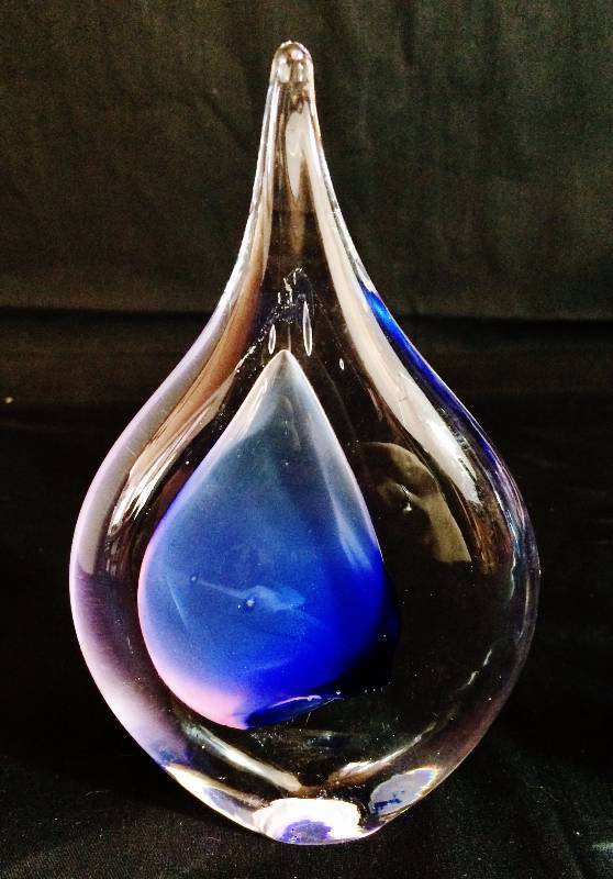lot 4 image: Stunning Large Vinntage Mouth Blown Studio Art Glass Teardrop Blue Pink Bubble Modern Signed M.P. Marian Pyrcak Poland 6 x 4 Crystal Sculptural Paperweight - Excellent Condition - No Chips Or Crack