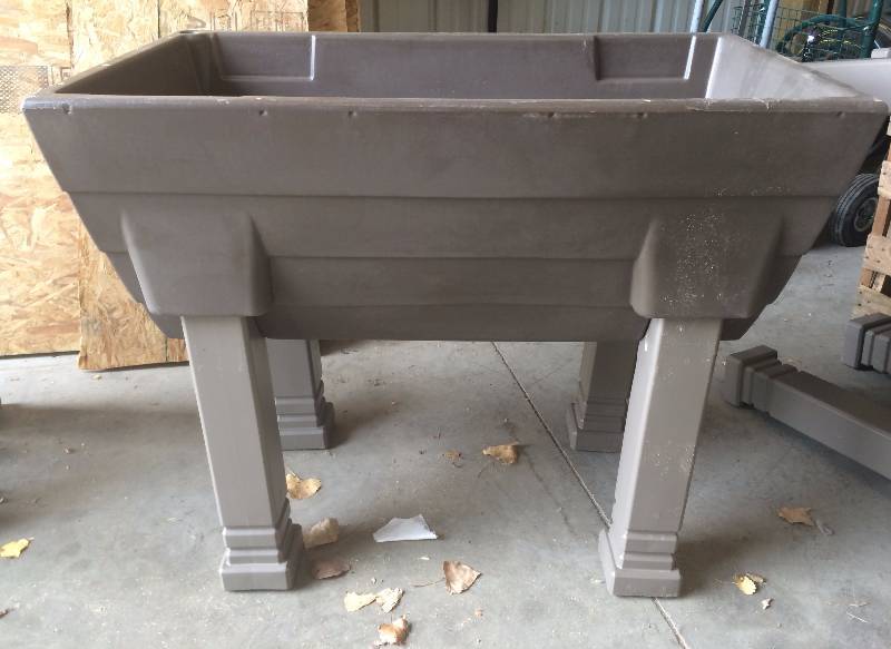 lot 38 image: 40x24x32Tall Indoor Outdoor Basement Garage Heavy Duty Huge Raised Garden Planter Pot Grow Trough With Legs - Can Also Be Used To Hold Ice & Beverages For Parties