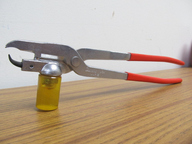 lot 94 image: NOS Unused SNAP-ON Wheel Weight Tire Balancing Pliers