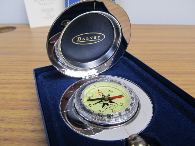 lot 102 image: The DALVEY Pocket Compass - BRAND NEW