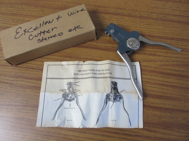 lot 14 image: NOS Vintage SNAP-ON Wire Stripper 