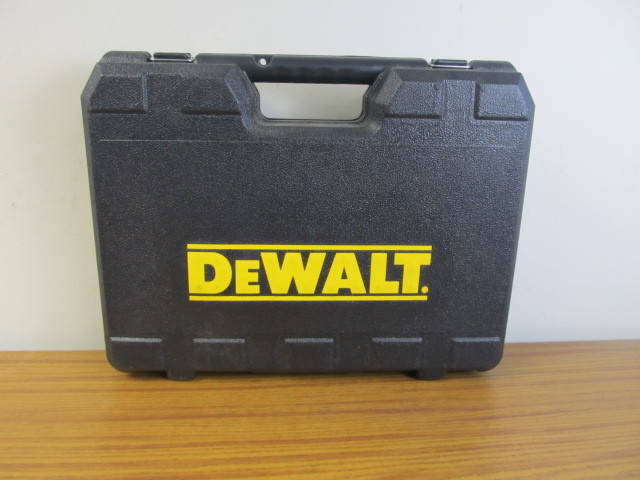 lot 75 image: DEWALT Cordless DrillDriver wCase