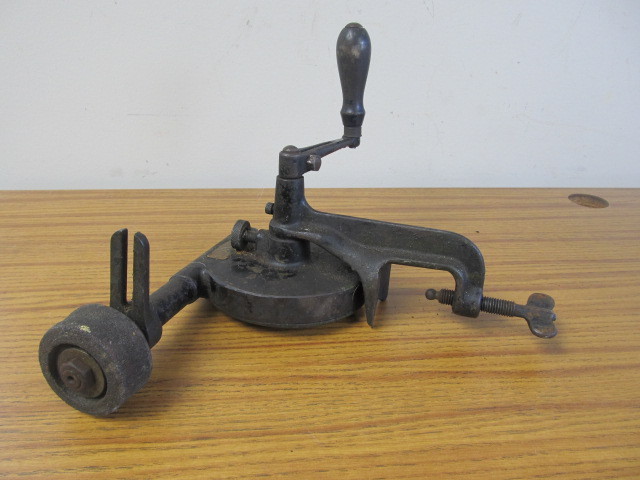 lot 26 image: Antique DURO Heavy Duty Valve Grinding Tool