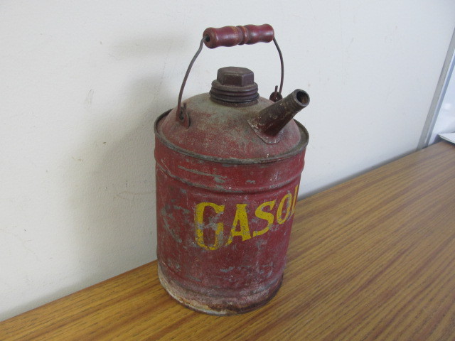 lot 76 image: Old Vintage 1920s Gasoline Can