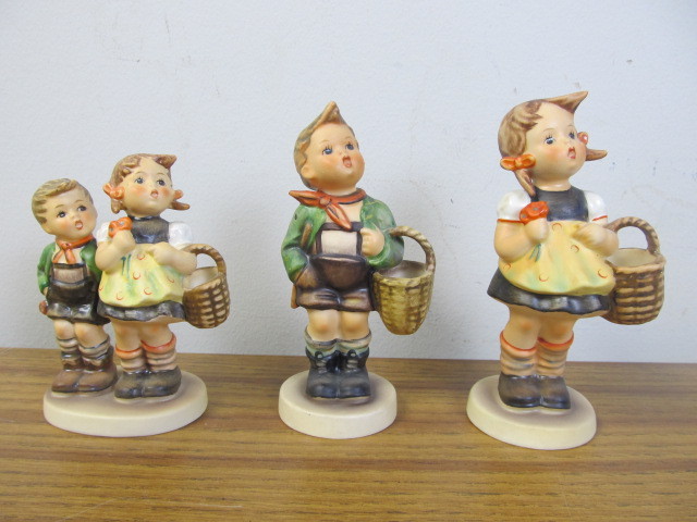 lot 37 image: Group of 3 Hummels