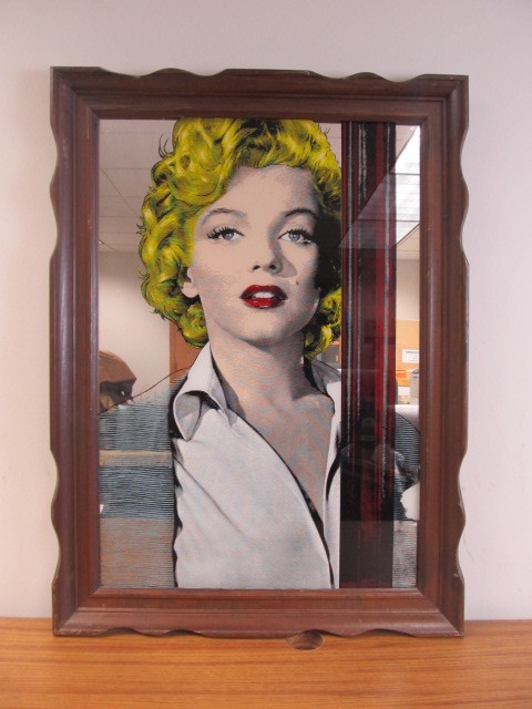lot 49 image: Vintage MARILYN MONROE Mirror by Hoyne Industries