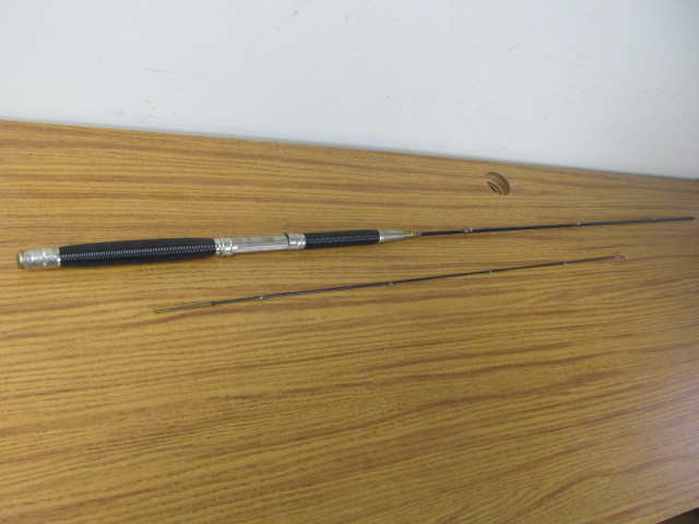 lot 62 image: Antique HORTON MFG CO BrassSteel Fly Fishing Rod
