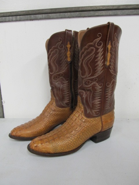 lot 108 image: High End AMMONS Handmade Alligator Mens Cowboy Boots - Size 11D