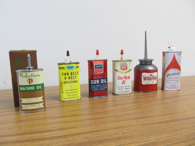 lot 113 image: Group of Vintage Advertising Oil CansOilers