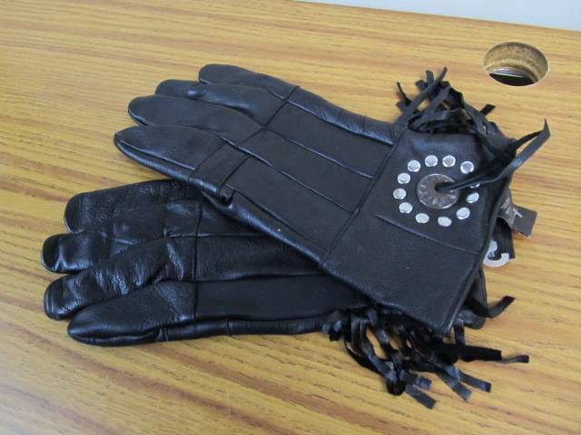 lot 115 image: FIRST Genuine Leather Motorcycle Gloves - BRAND NEW - Size XXL