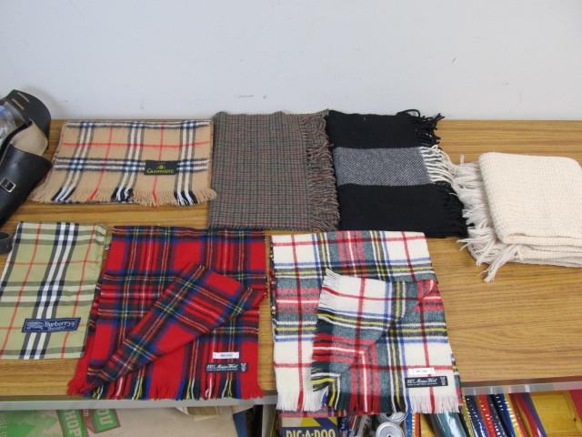 lot 122 image: NICE Group of Vintage Scarves including Cashmere