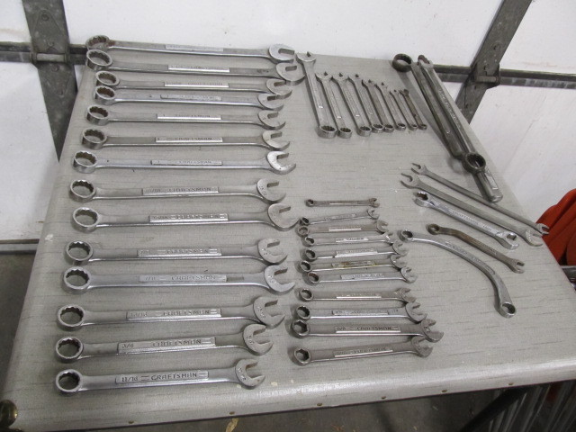 lot 143 image: HUGE Lot of CRAFTSMAN Wrenches
