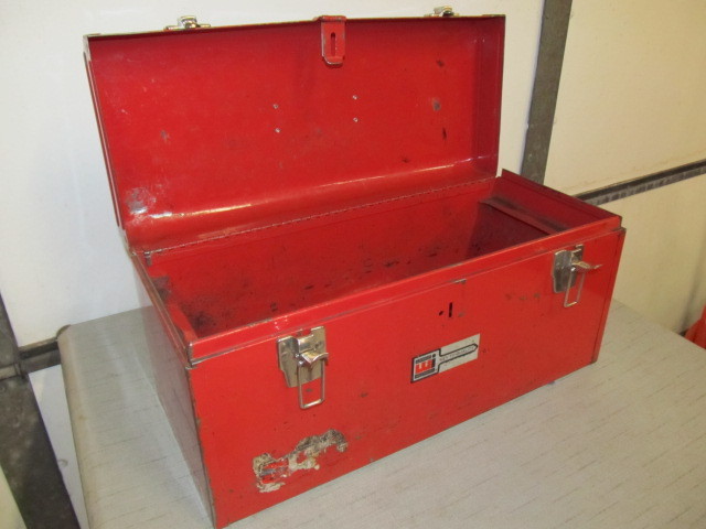 lot 147 image: Large Metal Tool Box wWrenches