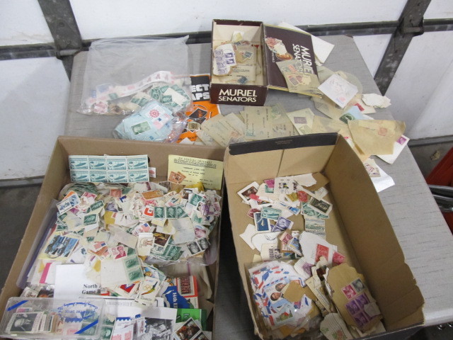 lot 158 image: LARGE Collection of Assorted Vintage Stamps