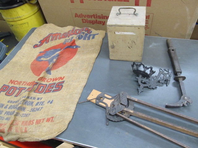 lot 159 image: Group of AntiqueVintage Primitive Items
