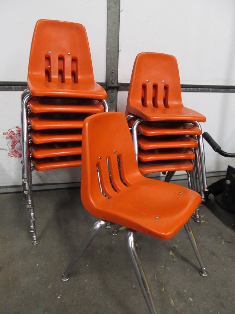 lot 174 image: Group of 10 Childs School Style Chairs