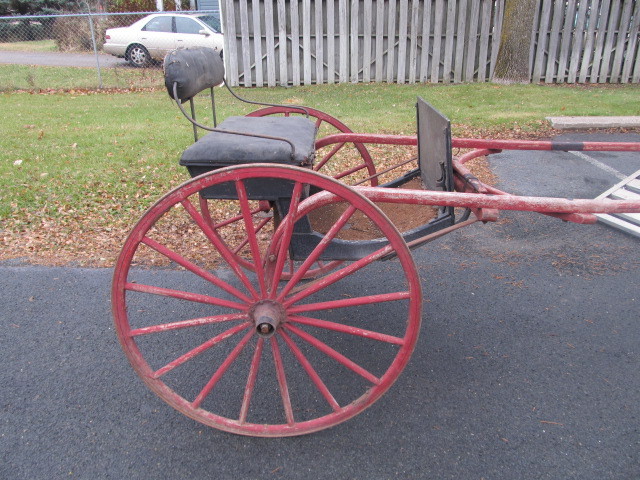 lot 1 image: All Original Antique Horse Drawn 2-Wheel Carriage