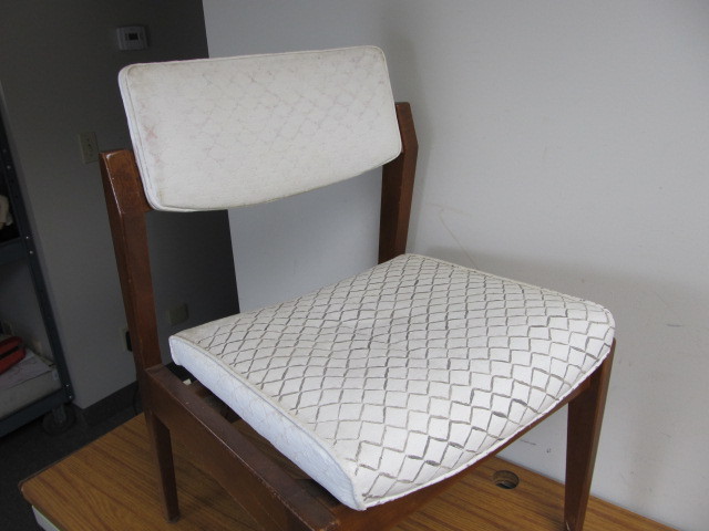 lot 189 image: Mid Century Danish Modern Chair by Gunlocke
