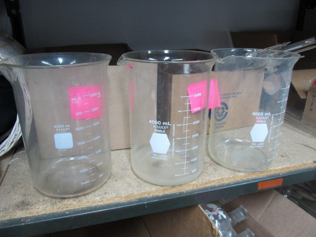 lot 233 image: 3 LARGE Scientific Lab Glass Beakers