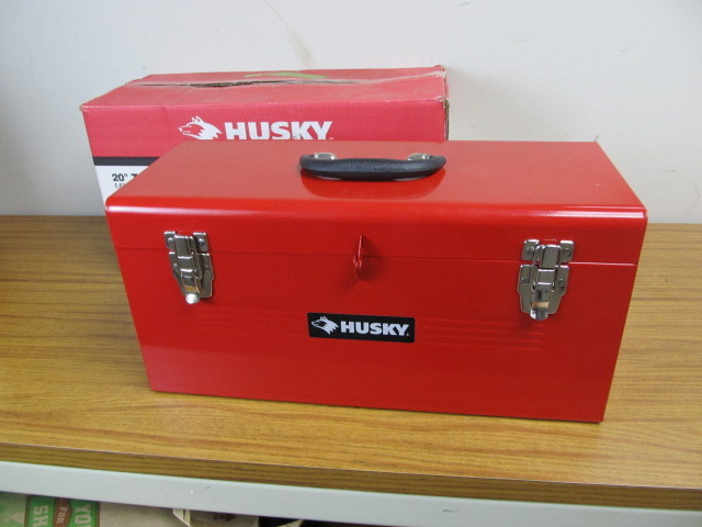 lot 23 image: HUSKY 20 Metal Tool Box wOrig Box - LIKE NEW