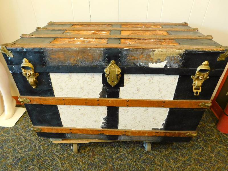 Vintage TrunkChest