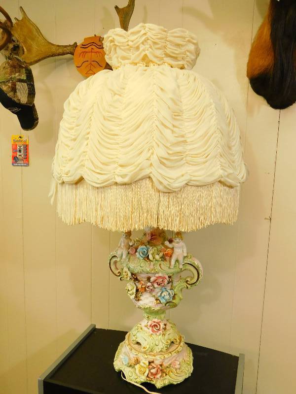 Vintage Italian Capodimonte Porcelain Lamp