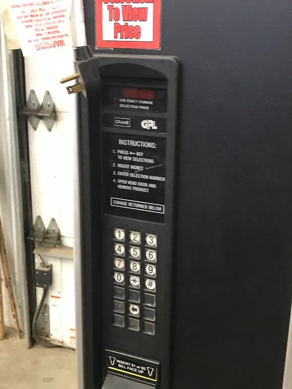 lot 7 image: Refrigerated Vending Machine