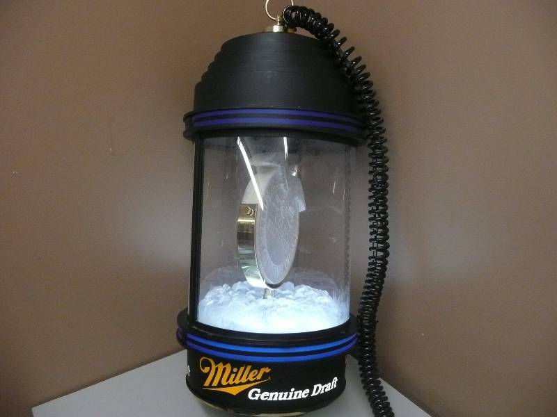 (RARE! RARE! RARE!) Miller Genuine Draft Hanging Beer Light, GREAT