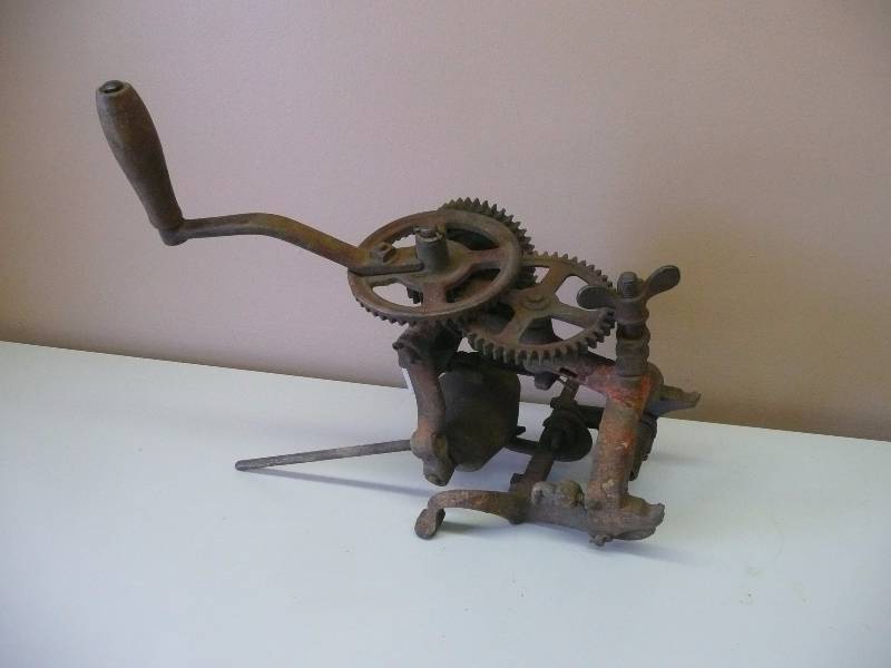 lot 20 image: 1930s McCormick-Deering Sickle Bar Scythe Knife Sharpener - International Harvester - VERY COOL SEE PICTURES
