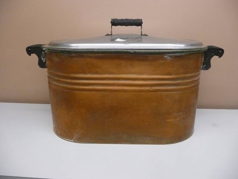 lot 23 image: Vintage Copper Boiler Wash Tub WLid Wooden Handles - Large,Approx 25wide 14deep 14high - See Pictures
