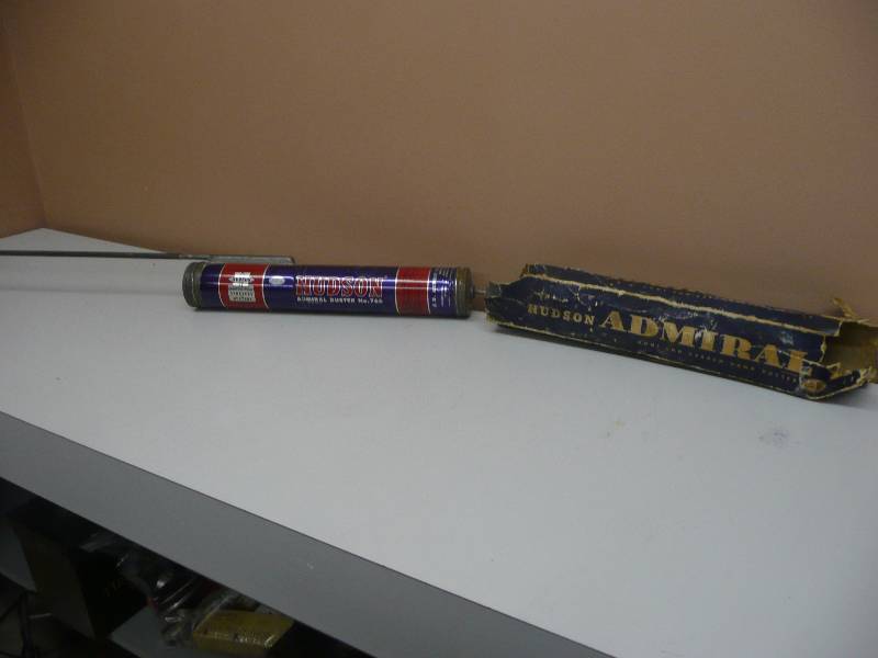 lot 33 image: Vintage 1950s Hudson Admiral Duster With Spray Arm & Box - SEE PICTURES