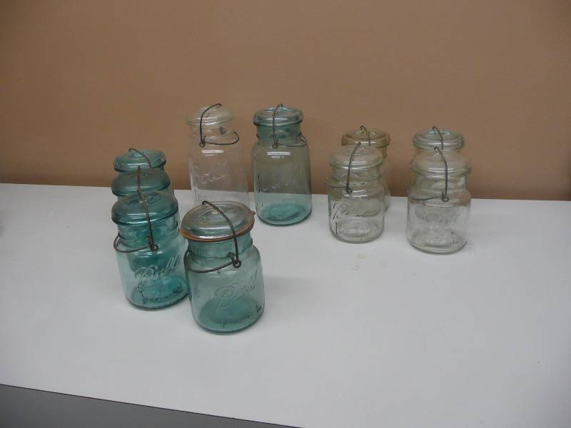 lot 38 image: ANTIQUEVintage BALL IDEAL 4 BLUE & 4 CLEAR PINT Canning Jars and Lid WITH 1 BLUE & 1 CLEAR JARS  Patent 1908 - SEE PICTURES