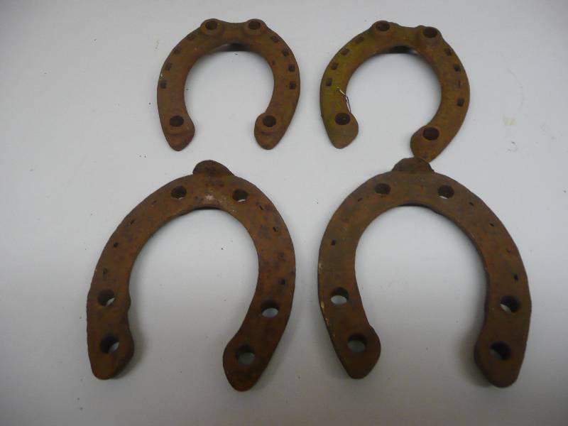lot 49 image: SET OF 4 ANTIQUE VINTAGE IRON HORSESHOE - ICE DIRT CLEAT - BARN FIND - SEE PICTURES