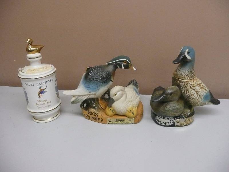 lot 59 image: 3 VINTAGE DUCKS UNLIMITED WILDLIFE DECANTERS - SEE PICTURES