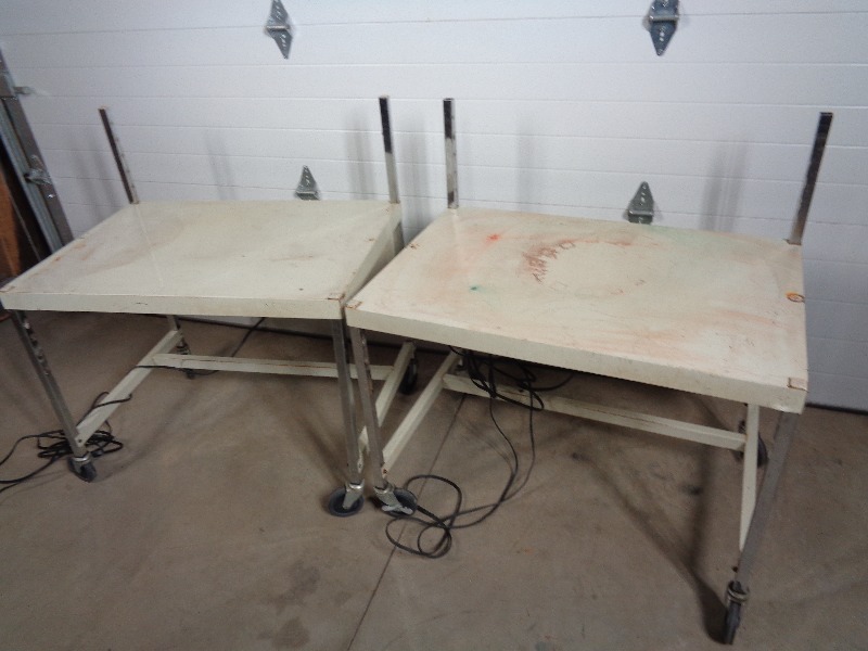 lot 105 image: 2 Rolling Work Stations
