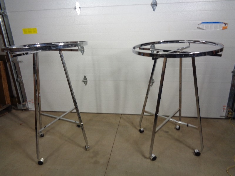 lot 130 image: Clothing Retail Racks