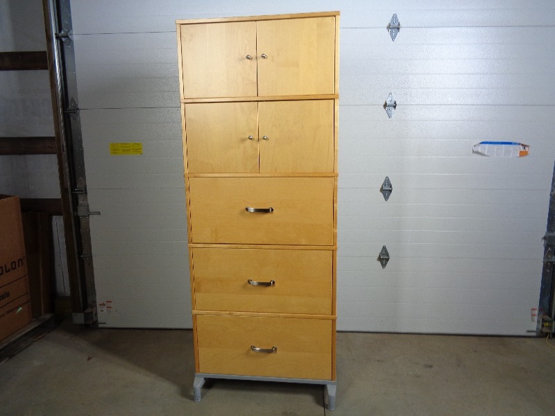lot 135 image: Large Office  Storage Cabinet