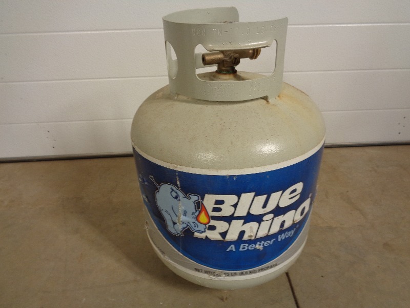 lot 145 image: 20 lb Propane Tank
